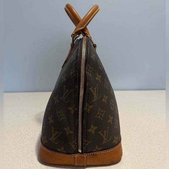 Louis Vuitton Alma PM Monogram Canvas - Picture 4 of 16